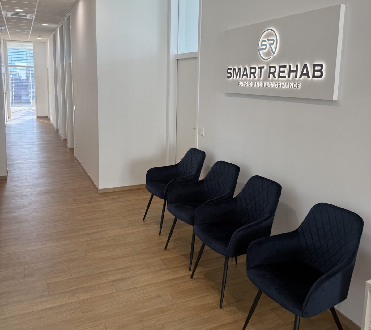 Wartebereich SmartRehab Linz - Physio and Performance