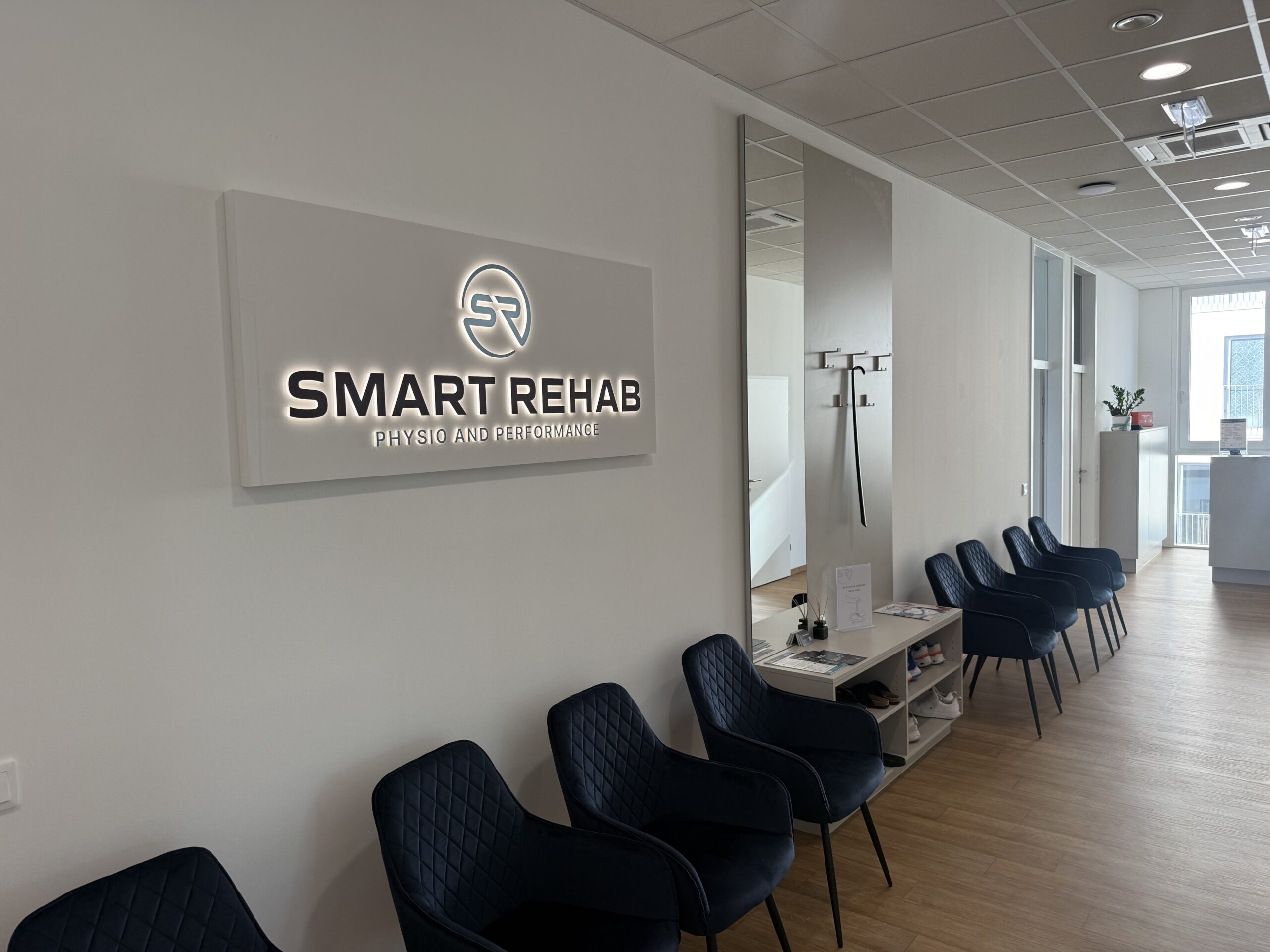 Wartebereich SmartRehab Linz - Physio and Performance